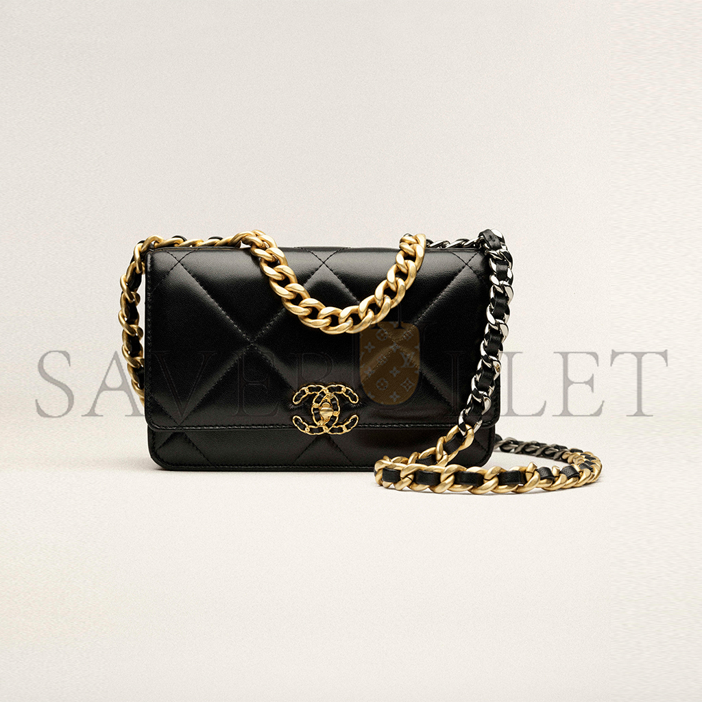 Ch*el master 19 wallet on chain ap3267 (19.5*12*3.5cm)
